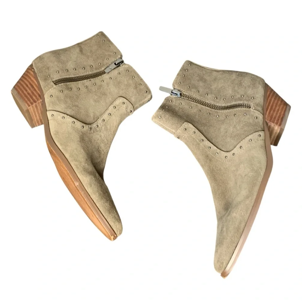 Marc‎ Fisher Wanida army green Suede Ankle Boots. Size 8